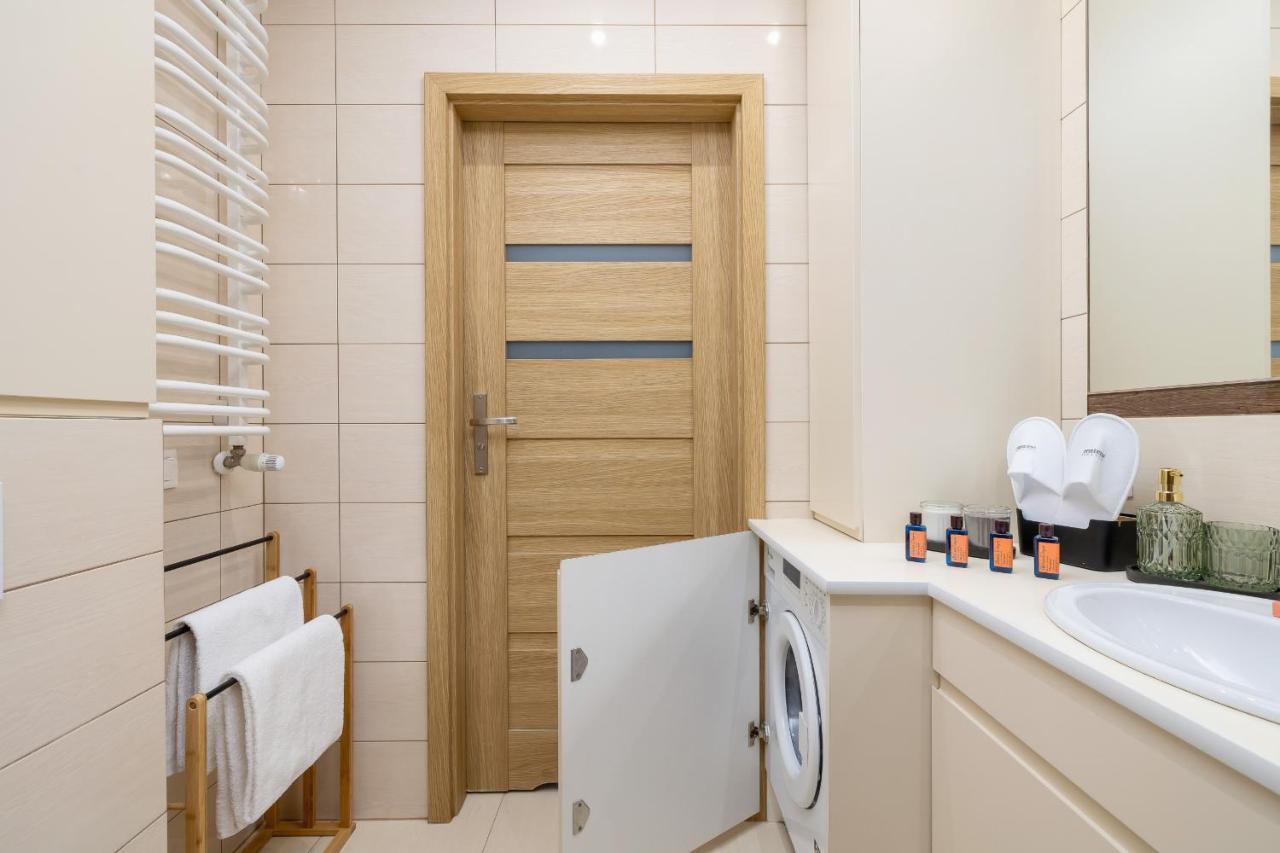 Osiedle Avia Harmonious Apartment With Balcony & Parking Cracow By Renters Prestige Cracóvia Exterior foto